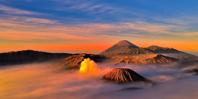 sunrise mount bromo