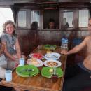 12-komodo-island-tour-ready-lunch