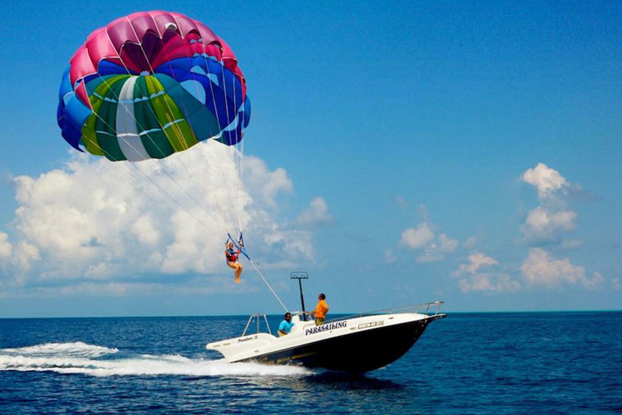 bali-parasailing